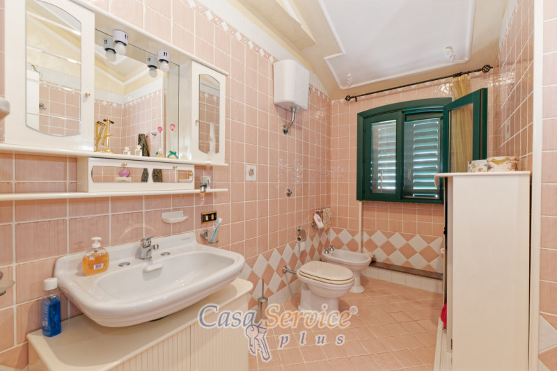 Immagine 13 di Villa in vendita  in Contrada Viva a Cutrofiano