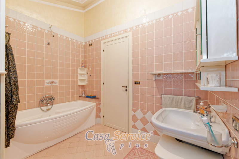 Immagine 14 di Villa in vendita  in Contrada Viva a Cutrofiano