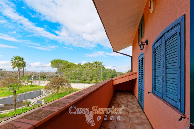 Immagine 25 di Villa in vendita  in Contrada Viva a Cutrofiano