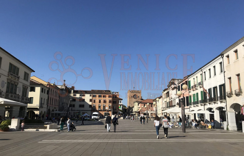 Immagine 1 di Attività commerciale in vendita  a Venezia