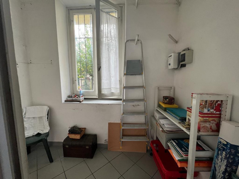 Immagine 6 di Negozio in vendita  in DUE STRADE a Firenze