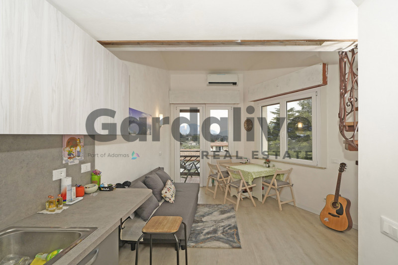 Immagine 1 di Appartamento in vendita  in Viale Catullo a Manerba Del Garda