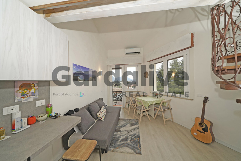 Immagine 2 di Appartamento in vendita  in Viale Catullo a Manerba Del Garda