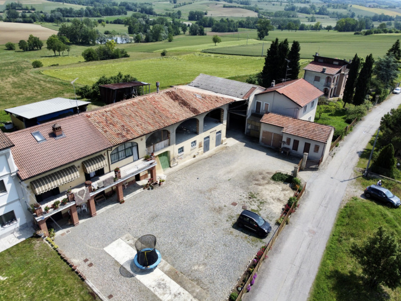 Immagine 6 di Rustico / casale in vendita  in Via Indipendenza 21 a Cerrina