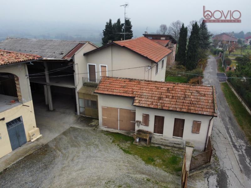 Immagine 8 di Rustico / casale in vendita  in Via Indipendenza 21 a Cerrina
