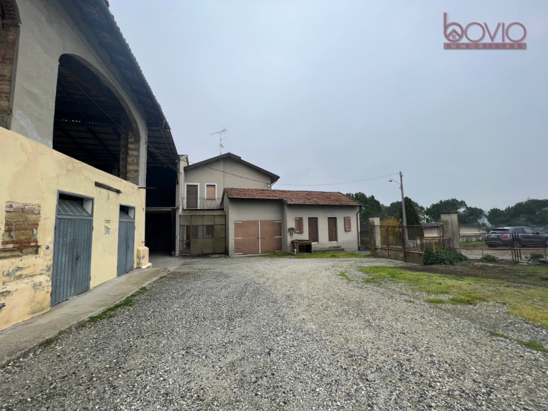 Immagine 12 di Rustico / casale in vendita  in Via Indipendenza 21 a Cerrina