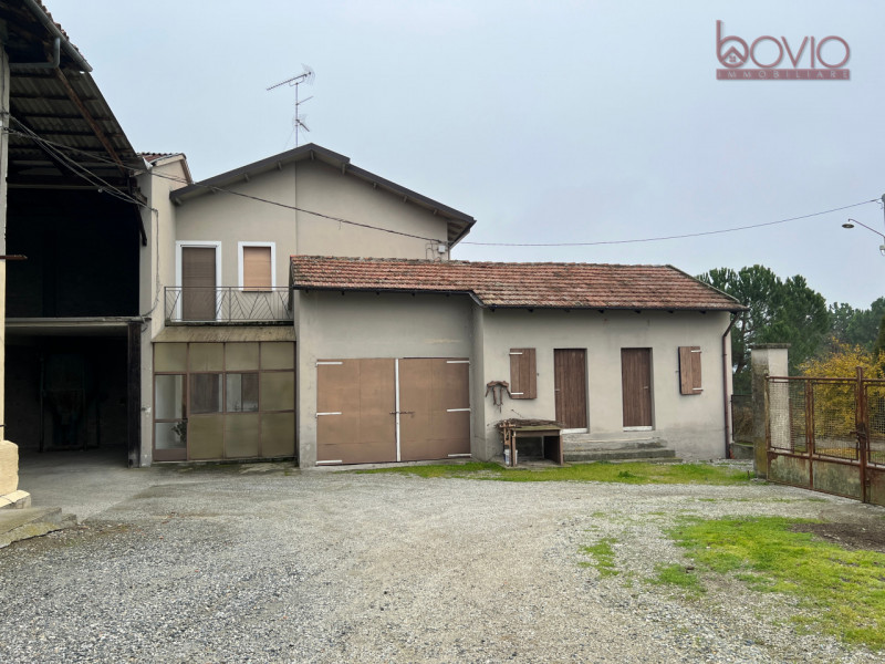 Immagine 17 di Rustico / casale in vendita  in Via Indipendenza 21 a Cerrina