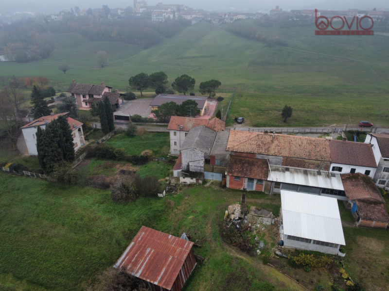 Immagine 27 di Rustico / casale in vendita  in Via Indipendenza 21 a Cerrina
