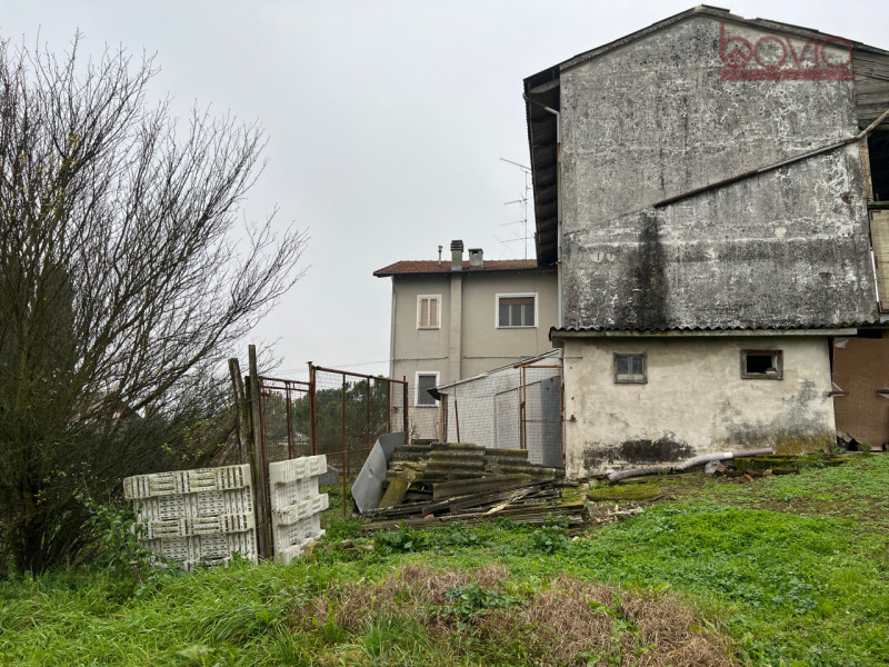 Immagine 28 di Rustico / casale in vendita  in Via Indipendenza 21 a Cerrina