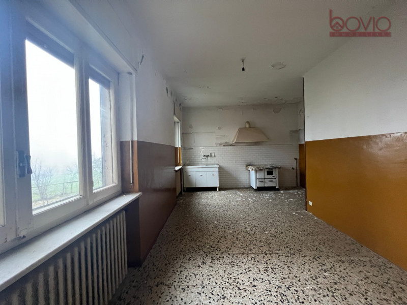 Immagine 38 di Rustico / casale in vendita  in Via Indipendenza 21 a Cerrina