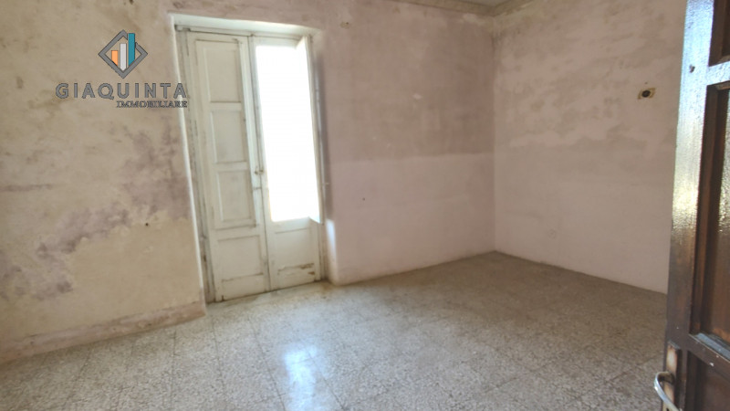 Immagine 1 di Casa indipendente in vendita  in via Amedeo n.80 a Palagonia