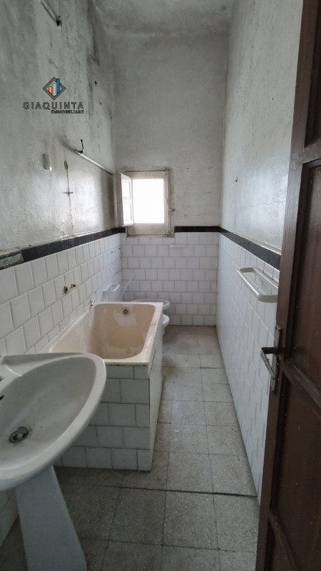 Immagine 12 di Casa indipendente in vendita  in via Amedeo n.80 a Palagonia