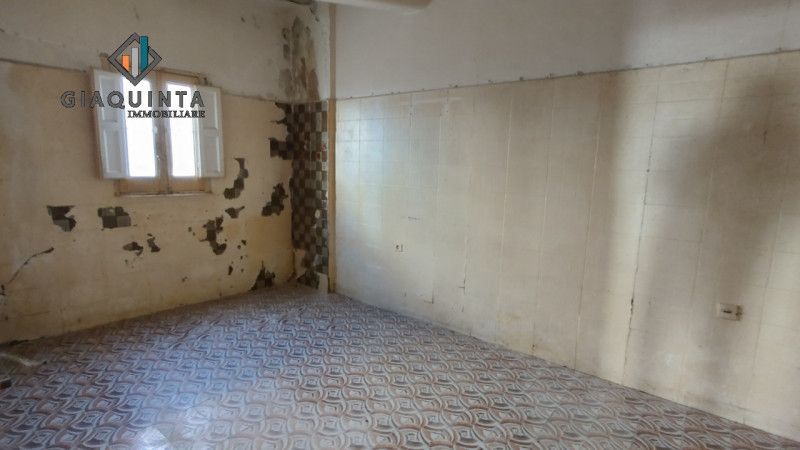 Immagine 13 di Casa indipendente in vendita  in via Amedeo n.80 a Palagonia