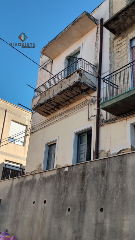 Immagine 22 di Casa indipendente in vendita  in via Amedeo n.80 a Palagonia