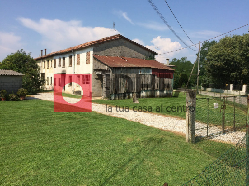 Immagine 5 di Rustico / casale in vendita  in TREVIGNANO a Trevignano