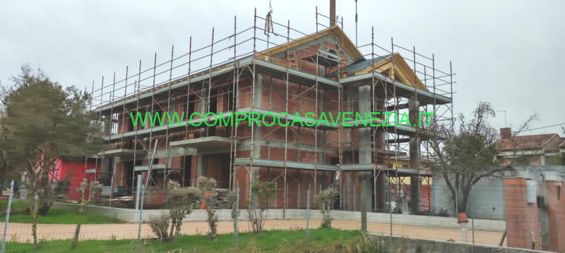 Immagine 2 di Casa bifamiliare in vendita  in VIA VILLABONA a Venezia