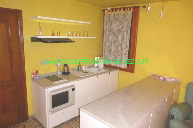 Immagine 4 di Appartamento in vendita  in SAN MARCO a Venezia