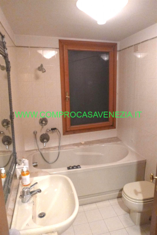 Immagine 8 di Appartamento in vendita  in SAN MARCO a Venezia