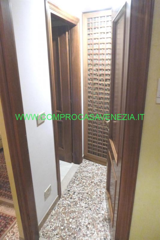 Immagine 13 di Appartamento in vendita  in SAN MARCO a Venezia