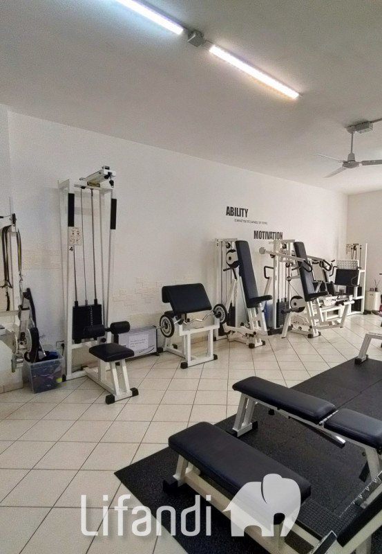 Immagine 3 di Negozio in vendita  a Mezzolombardo