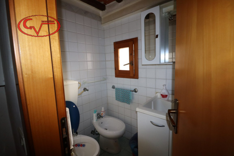 Immagine 6 di Appartamento in vendita  in via Marzia a Montevarchi