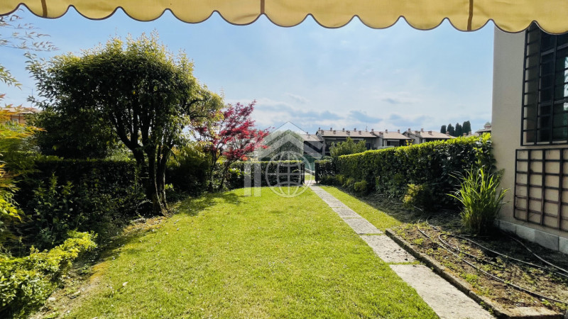 Immagine 7 di Appartamento in affitto  in Via Brenta a Padenghe Sul Garda