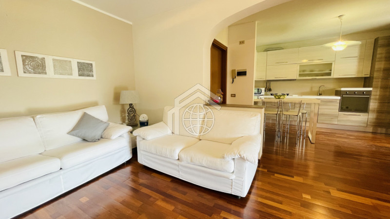 Immagine 10 di Appartamento in affitto  in Via Brenta a Padenghe Sul Garda