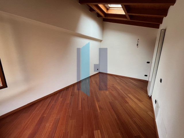 Immagine 6 di Appartamento in vendita  in Via Luigi Gamba a Curno