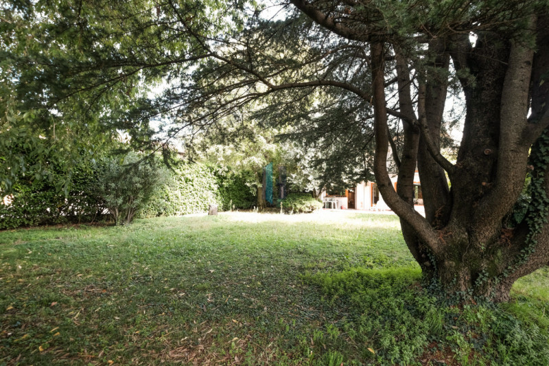 Immagine 2 di Villa in vendita  in Via Emilia a Curno