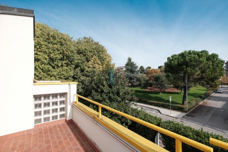 Immagine 5 di Villa in vendita  in Via Emilia a Curno