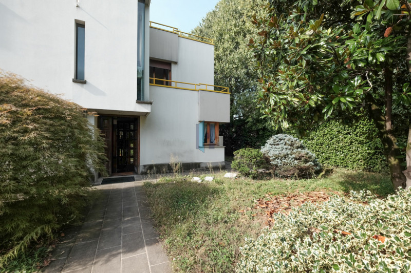 Immagine 6 di Villa in vendita  in Via Emilia a Curno