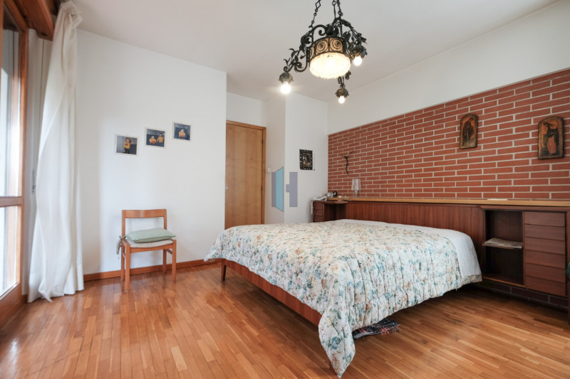 Immagine 10 di Villa in vendita  in Via Emilia a Curno