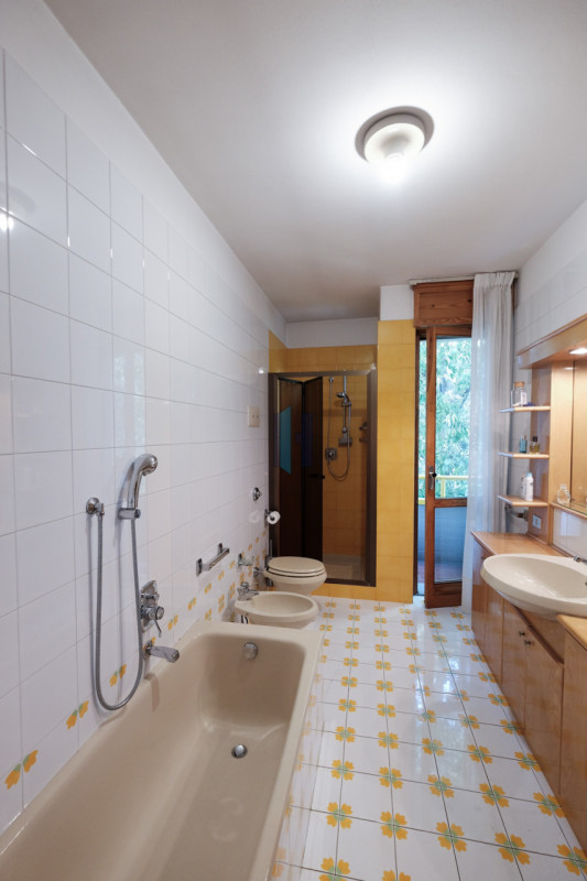 Immagine 27 di Villa in vendita  in Via Emilia a Curno