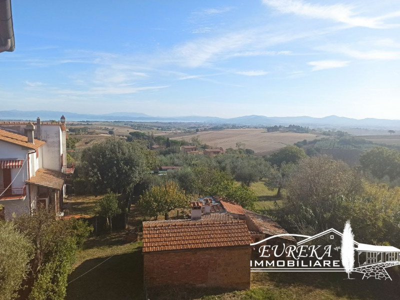 Immagine 19 di Appartamento in vendita  in vaiano strada provinciale di pozzuolo a Castiglione Del Lago