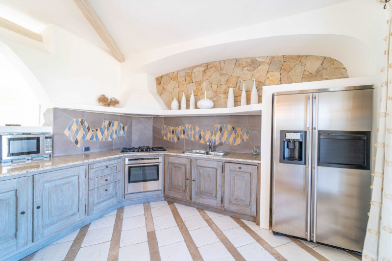 Immagine 7 di Villa in vendita  in VIA DEL GIGLIO a Olbia