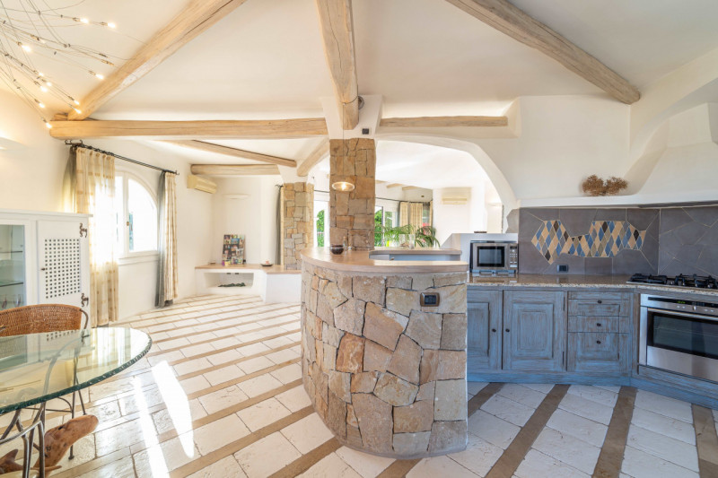 Immagine 8 di Villa in vendita  in VIA DEL GIGLIO a Olbia