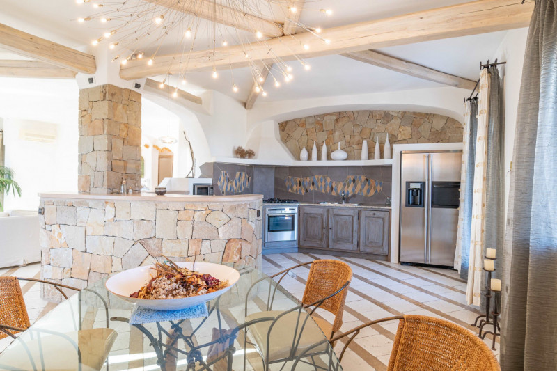 Immagine 11 di Villa in vendita  in VIA DEL GIGLIO a Olbia