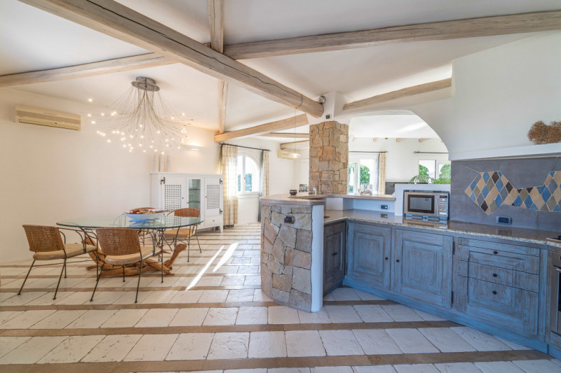 Immagine 16 di Villa in vendita  in VIA DEL GIGLIO a Olbia