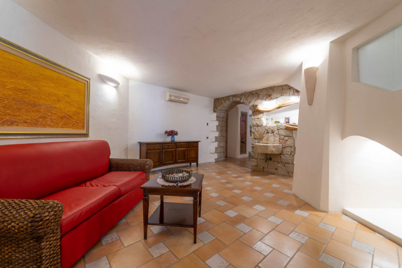 Immagine 35 di Villa in vendita  in VIA DEL GIGLIO a Olbia