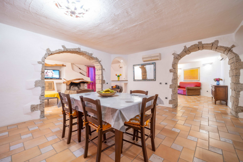 Immagine 40 di Villa in vendita  in VIA DEL GIGLIO a Olbia