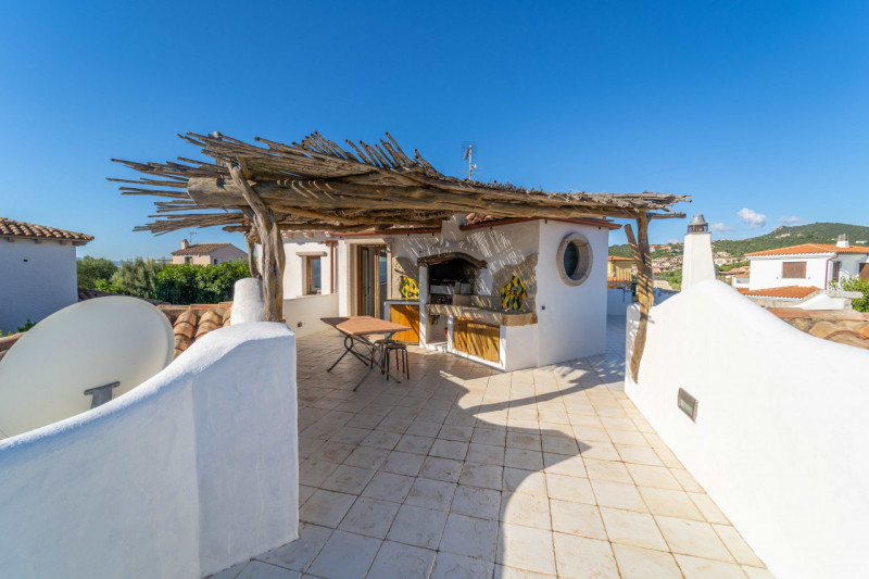 Immagine 48 di Villa in vendita  in VIA DEL GIGLIO a Olbia