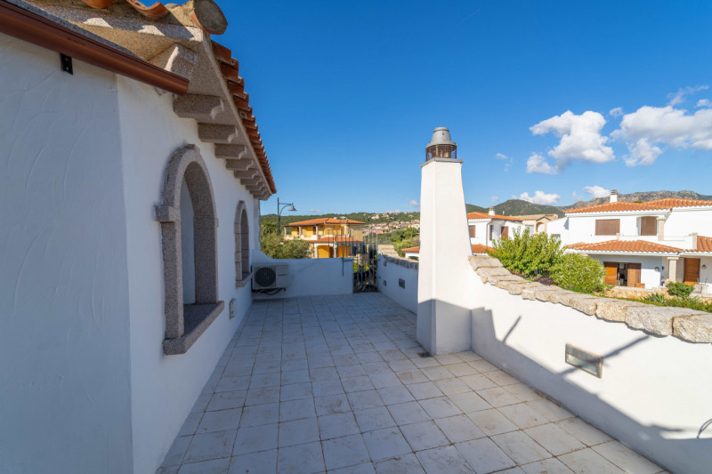 Immagine 50 di Villa in vendita  in VIA DEL GIGLIO a Olbia
