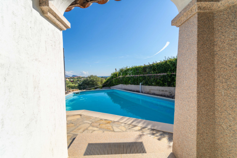 Immagine 63 di Villa in vendita  in VIA DEL GIGLIO a Olbia