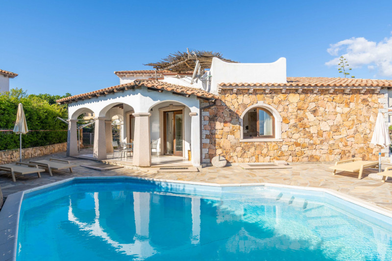 Immagine 65 di Villa in vendita  in VIA DEL GIGLIO a Olbia