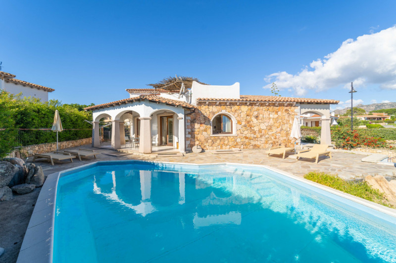 Immagine 66 di Villa in vendita  in VIA DEL GIGLIO a Olbia