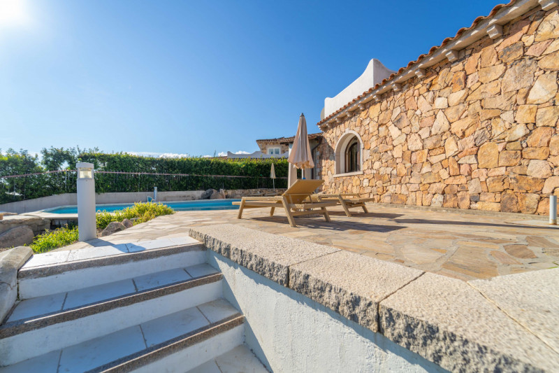 Immagine 70 di Villa in vendita  in VIA DEL GIGLIO a Olbia