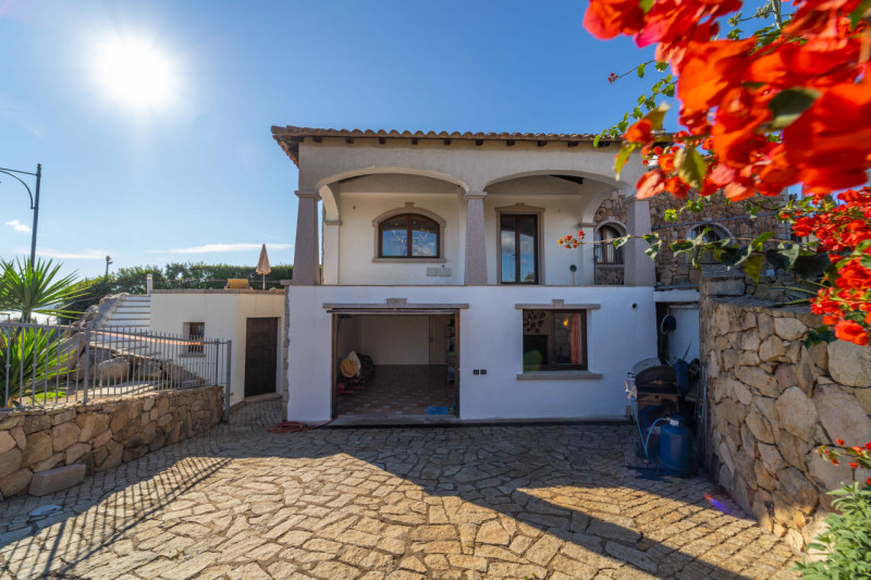 Immagine 71 di Villa in vendita  in VIA DEL GIGLIO a Olbia