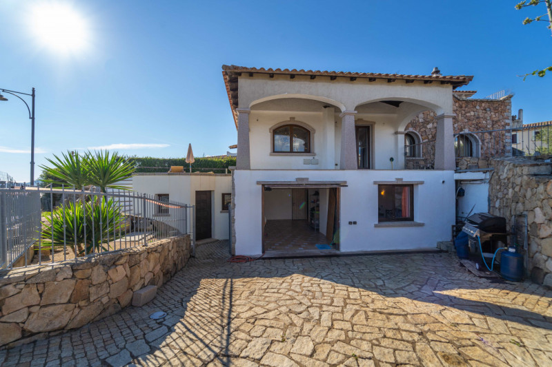 Immagine 73 di Villa in vendita  in VIA DEL GIGLIO a Olbia