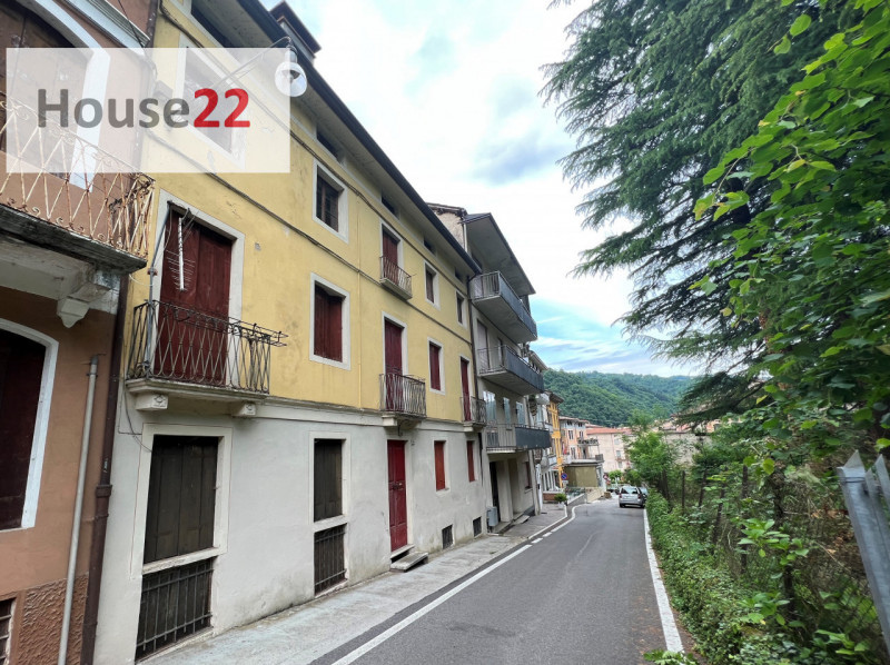 Immagine 3 di Appartamento in vendita  in Via Margherita 24 Recoaro Terme a Recoaro Terme