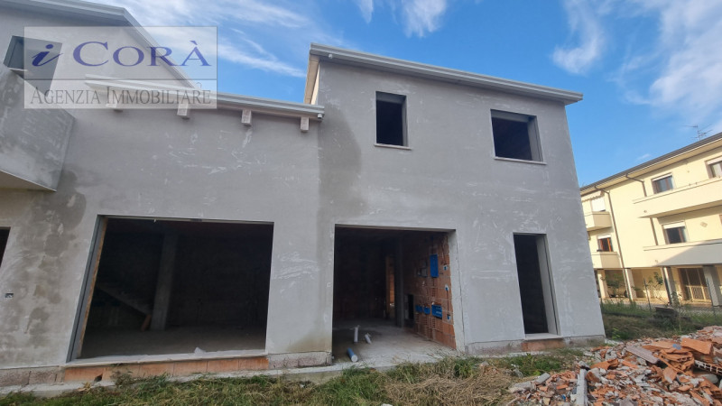 Immagine 2 di Casa trifamiliare in vendita  in Via Euganea Treponti a Teolo